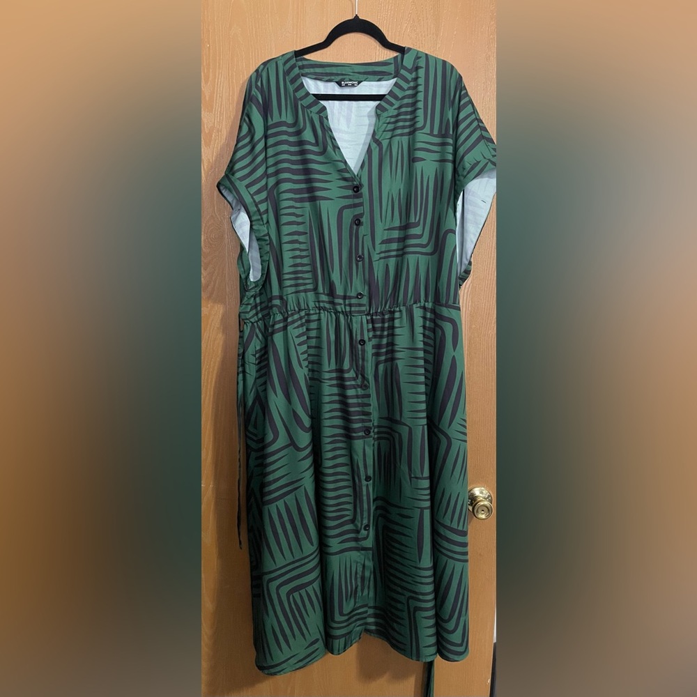 Bloomchic plus size 28X lightweight dress with tie waist